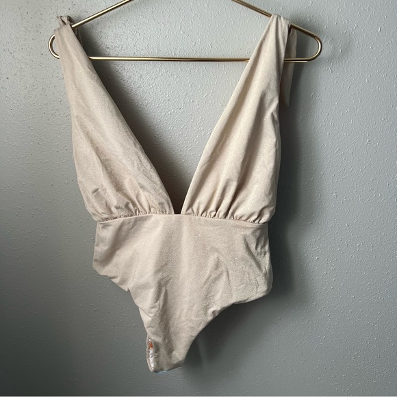 Maaji Nacar Faena Metallic One-Piece Swimsuit in Open Beige Size Large - Picture 2 of 12